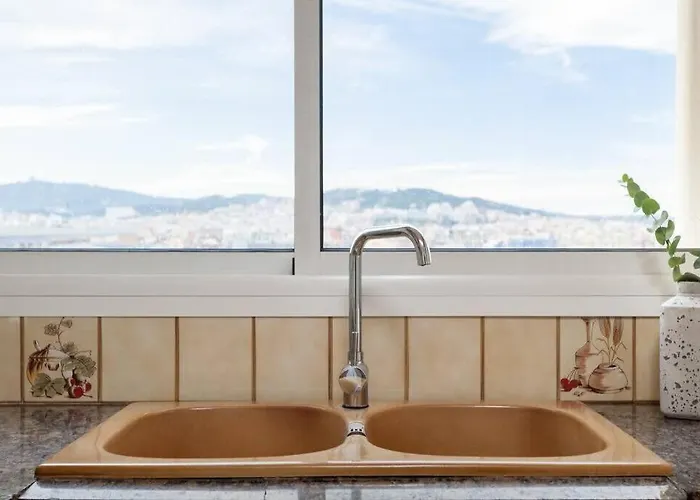 The Collection - View Penthouse - 2 Bedroom Barcelona
